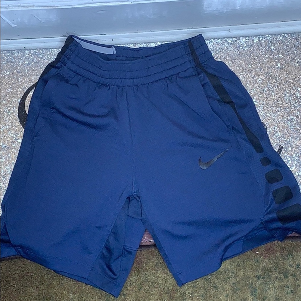 NIKE SHORT GOOD CONDITION